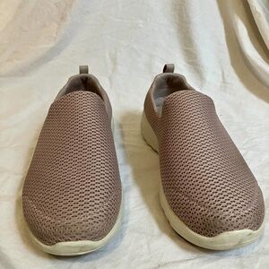 Skechers GoGoMax Beige Walking Shoes Size 8.5